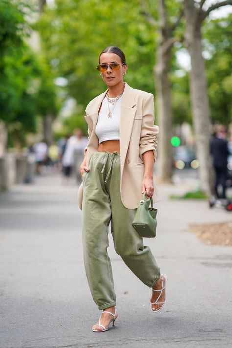 Casual Chique Stijl, Minimalist Moda, Chique Outfit, Style Désinvolte Chic, Casual Summer Outfits For Women, Beige Blazer, Blazer Beige, Looks Street Style, Sport Chic