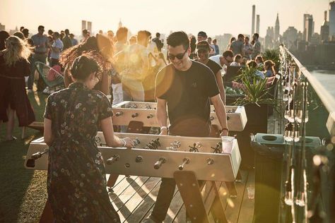 Westlight - Williamsburg - best rooftop bar for sunset view of NYC Rooftop Bars Los Angeles, Hotel Rooftop Bar, Rooftop Bars Nyc, Ideas Terraza, Hotel Rooftop, Sunset Party, Roofing Ideas, Trip To Nyc, Rooftop Party