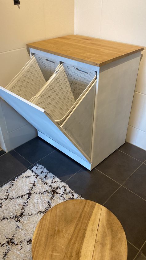 Laundry Basket Cabinet Ideas, Wooden Laundry Basket Diy, Pull Out Laundry Basket, End Tables Diy, Furniture Coffee Tables, Diy Sofa Table, Diy Patio Furniture Cheap, Anna White Diy, Wooden Pallet Projects