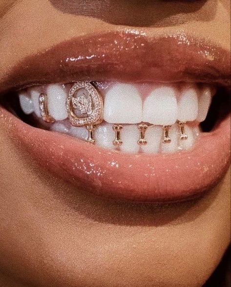 Wedding Grills Teeth, Butterfly Grills, Black Women Grillz, Dream Teeth, Female Grills, Grillz For Females, Teeth Jewels, Girls With Grills, Girl Grillz