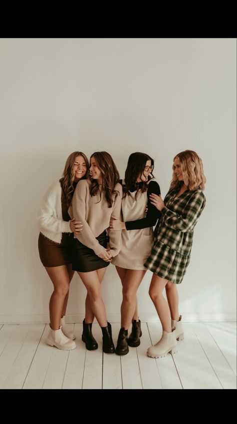 Salon Group Photoshoot Ideas, Friendsgiving Photoshoot, Salon Group Photoshoot, Salon Team Photoshoot, Boutique Photoshoot Ideas, Team Photoshoot Ideas, Group Photoshoot Ideas, Boutique Photoshoot, Salon Photoshoot