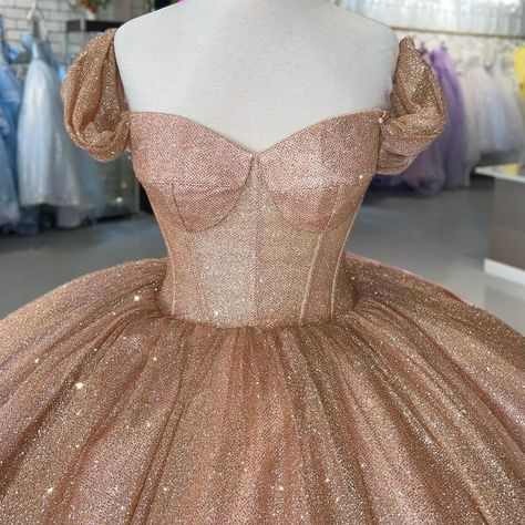 Quinceanera Dresses Short, Sweet 16 Gowns, Quinceanera Dresses Off The Shoulder, Princess Quinceanera Dresses, Pink Quinceanera Dresses, Sparkly Ball Gown, Off Shoulder Evening Dress, Formal Evening Wear, Sweet 16 Birthday Party