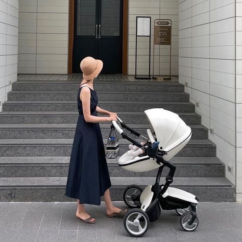 Weekend outings with our iconic mima xari in Snow White ❄️ @hodoo____ #sharemymima #mimaxari #mimastroller #xaristroller #mimakids #stroller Mima Stroller, White Stroller, Mima Xari Stroller, Mima Xari, Stroller Baby, Future Mom, Baby Stroller, Best Mom, Bassinet