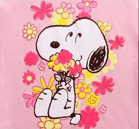 Flowers Spring Snoopy, Peanuts Spring, Happy Spring Day, 1st Day Of Spring, Snoopy Cartoon, Snoopy Funny, Retro Pictures, Snoopy Images, Peanuts Cartoon