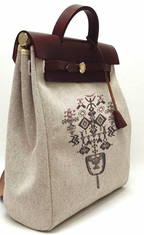 Jute Bags Design Handmade, Jute Bags Design, Sac Diy, Diy Bag Designs, Diy Bags Purses, Embroidery Bags, Diy Handbag, Fancy Bags, Crochet Items