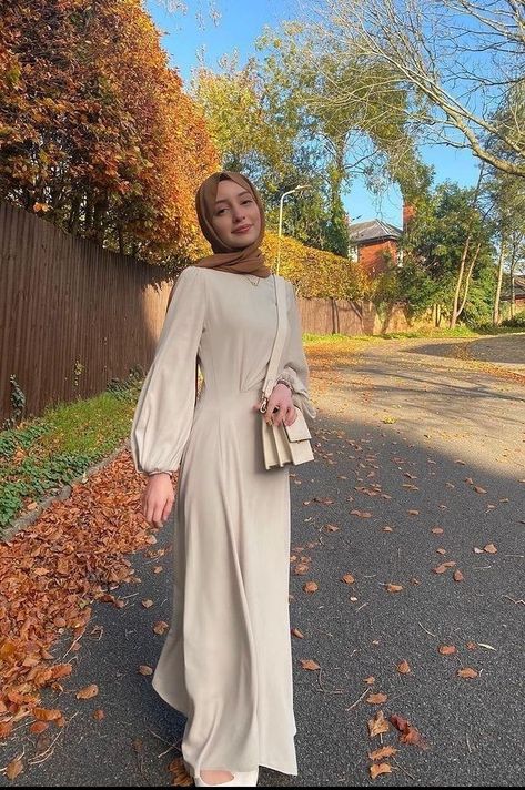 Dress Hijabi Outfits, Halal Dresses, Hijabi Dresses Casual, Elegant Muslim Outfits, Modest Dresses Muslim, Halal Outfits, Hijabi Dresses, Dress Muslim Modern, Tutorial Hijab Pashmina