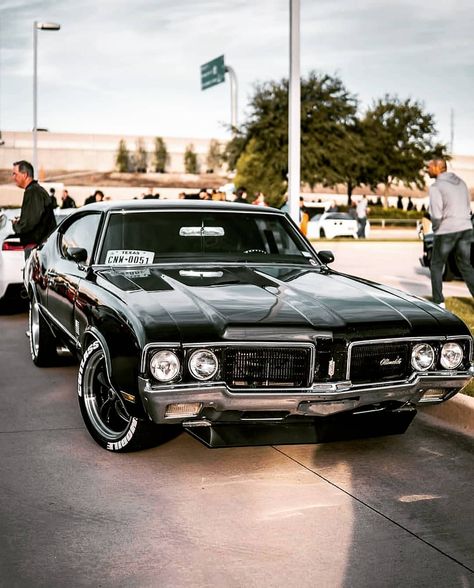 60s Muscle Cars, 70s Muscle Cars, Customised Trucks, 70s Cars, Old Muscle Cars, Old Vintage Cars, Oldsmobile 442, Classic Cars Trucks Hot Rods, Best Muscle Cars