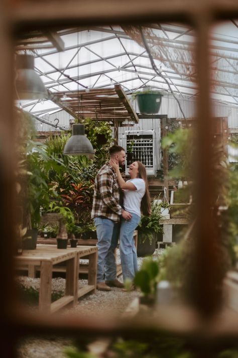 Spring Heuter’s Greenhouse Couple photo Greenhouse Pictures, Christmas Couple Photos, Indoor Greenhouse, Engagement Pictures Poses, Wedding Court, Engagement Poses, Photoshoot Inspo, Family Posing, Couple Photo