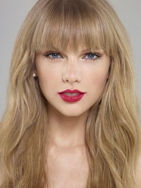 Taylor Swift Hair Color, Taylor Swift Bangs, Taylor Swift 2012, Taylor Swift Makeup, Taylor Swift Street Style, Red Era, Taylor Swift Speak Now, Estilo Taylor Swift, Taylor Swift Facts