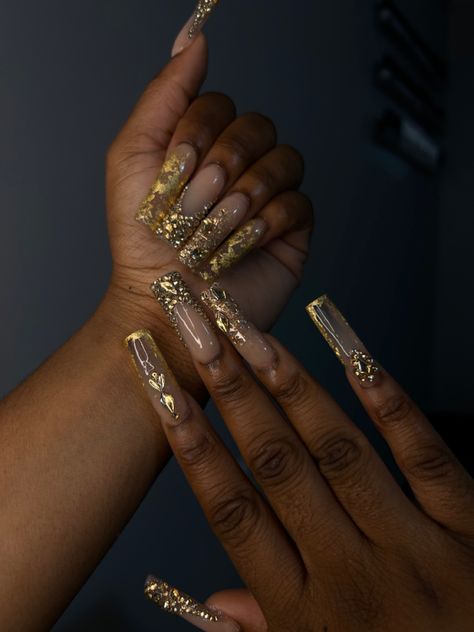 Tan Gold Nails, Brown And Gold Prom Dress, Gold Birthday Nails Black Women, Black And Gold Nails Black Women, Gold Nails Black Women, Golden Birthday Nails, Gold And Black Nails Acrylics, Gold Nails With Rhinestones, Black And Gold Birthday Nails