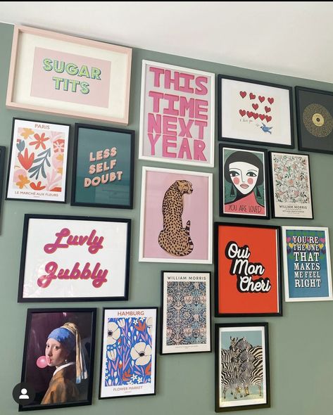 Productive Work, Diy Gallery Wall, Picture Gallery Wall, Colorful Interior, Deco Studio, Cute Diy Room Decor, Nail Room, Home Office Ideas, Working Space