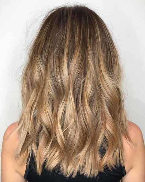 Dark Warm Bronde Balayage Hair Balayage Hair Dark Blonde, Balayage Hair Honey, Messy Hairstyle, Honey Balayage, Honey Blond, Balayage Blond, Brown Ombre Hair, Blond Balayage, Bronde Balayage