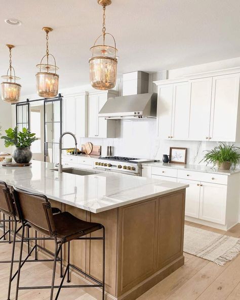 Kitchen Island With Sink, Natural Wood Kitchen, White Kitchen Island, Neutral Kitchen, Quartzite Countertops, Island Countertops, Amazing Kitchen, Brown Kitchens, Kitchen Counters