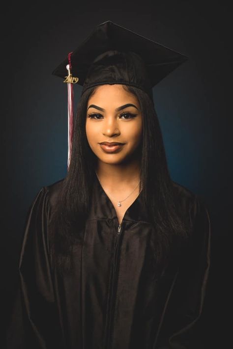 Grad Photos Studio, Grad Headshots, Graduation Yearbook Pictures, Senior Portraits Black Women, Yearbook Graduation Pictures, Senior Drape Pictures, Graduation Headshots, Senior Portraits Yearbook Makeup, Senior Portrait Makeup