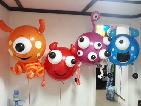 Monster Birthday Balloons, Balloon Monsters Diy, Monster Mash Decorations, Monster Balloon Arch, Balloon Monster, Monster Birthday Decorations, Monster Party Games, Monster Party Food, Monster Party Decorations