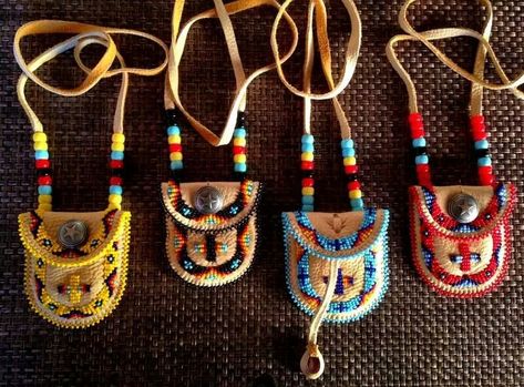 Indian Beadwork, Native American Beadwork Patterns, Beaded Pouch, Native Beading Patterns, Beadwork Designs, Native American Crafts, Native Beadwork, Native American Beadwork, Bead Sewing