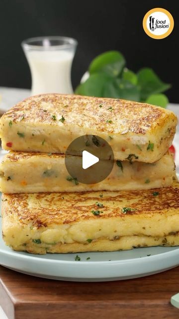 Food Fusion on Instagram: "Super easy and super tasty Mashed Potato French Toast recipe by Food Fusion #foodfusion #happycookingtoyou #breakfast" Tasty Recipes Videos Breakfast, Potato Sandwich Recipes, Food Fusion, Healthy Breakfast Recipes Indian, Pakistani Breakfast Recipes, Easy Tiffin Recipes Indian, Fusion Paneer Recipes, Indian Fusion Breakfast Ideas, Easy Breakfast Recipes Indian