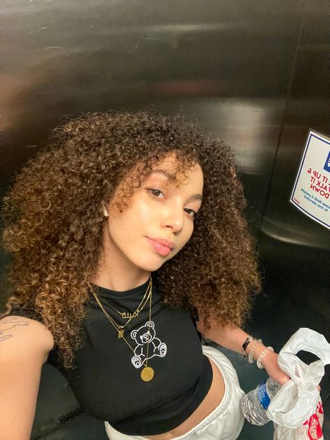 instagram, curly hair, college, mixed girl Mixed Girl With Curly Hair, Mixed Race Black Women, Mixed Girls With Curly Hair, Mixed Teenage Girl, Blonde Mixed Girl, Mixed Girl Aesthetic, Mixed Girl Faceclaims, Mixed Girl Hair, Mixed Race Problems