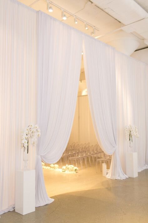 Wedding Ceremony Draping, Draping Wedding Reception, White Drapes Wedding, Wedding Draping Backdrop, Ceremony Draping, Wedding Decoration Backdrop, Wedding Drapery, Draping Ideas, Wedding Draping