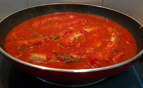 Italian Sausage In Tomato Sauce, Sweet Sausage Recipes, Lunch Italian, Tomato Paste Recipe, Italian Pork, Pork Sausages, Sausage Sauce, Italian Sausages, Italian Tomato Sauce