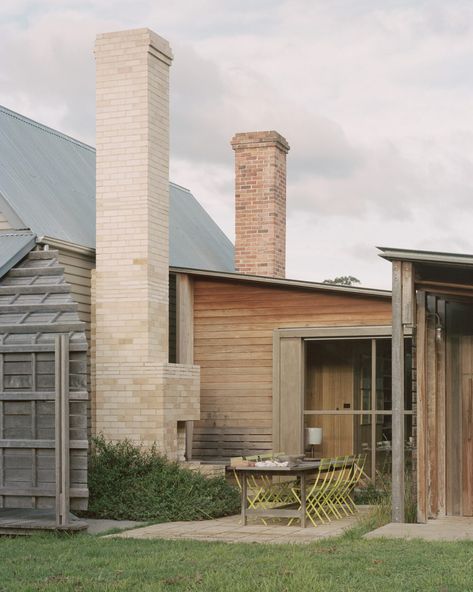 https://thelocalproject.com.au/articles/waterview-by-john-wardle-architects-issue-07-feature-the-local-project/attachment/picture-027/?parent=145728 John Wardle, Bruny Island, Rural Living, The Local Project, Colorado Homes, Curated Design, Australian Homes, Outdoor Deck, Brickwork