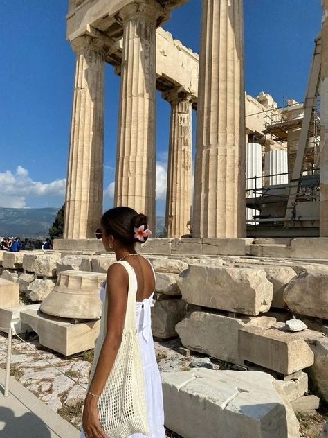 Athens Instagram Pictures, Athens Greece Outfit Ideas, Athens Picture Ideas, Athens Pictures, Greece Picture Ideas, Athens Photo Ideas, Greece Instagram Pictures, Greek Summer Outfits, Athens Greece Outfit