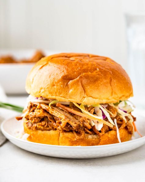 Easy Instant Pot BBQ Pulled Pork Tenderloin Instant Pot Pulled Pork Tenderloin, Instant Pot Bbq Pulled Pork, Pulled Pork Tenderloin, Healthy Pulled Pork, Pulled Pork Rub, Homemade Pulled Pork, Instant Pot Pulled Pork, Pork Sausage Recipes, Crock Pot Pulled Pork Recipe