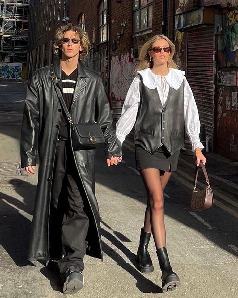 Oversized Leather Vest Outfit, Layering Mesh Tops, Leather Waistcoat Outfit Woman, Collar Outfits Aesthetic, Leather Vest Outfit, High Fashion Streetwear, Berlin Fashion, Mode Inspo, Couple Outfits