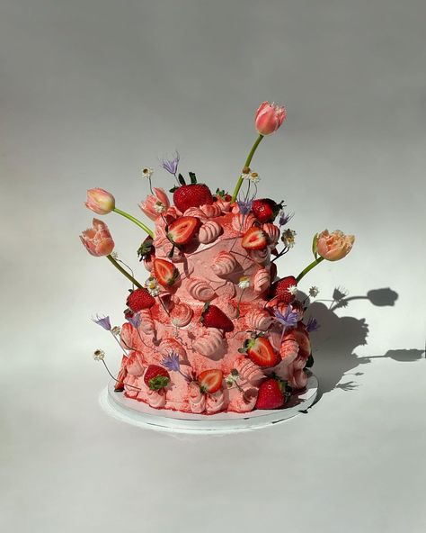 Yip.Studio on Instagram: “🍓🌷2-tiered red and juicy Strawberry Dream wedding cake . . . . . . . . #baking #cake #instacake #patisserie #rock #rockcake #brooklyn…” Whimsigoth Cake, 4 In Cake, Red Cake Ideas, Maximalist Cake, Earthy Cake, Red Birthday Cake, Funky Cakes, Birthday Cake Strawberry, 2 Tier Birthday Cake