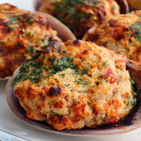 Stuffies Recipe, Baked Clams Recipe, Yankee Recipes, Clam Recipe, Seafood Mussels, Stuffed Clams, Clams Recipe, Clams Casino, Shell Fish