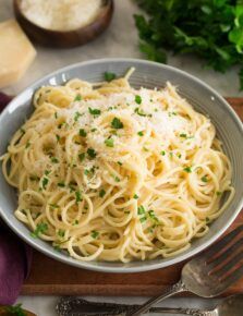 Parmesan Alfredo Pasta, Parmesan Pasta Sauce, Greek Spaghetti, Pasta Garlic, Garlic Parmesan Pasta, Parmesan Spaghetti, Resep Pasta, Cooking Spaghetti, Pasta Alfredo