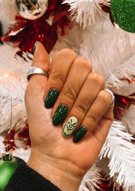 Classy Christmas Nails Simple Square, Basic Almond Christmas Nails, Green Christmas Acrylics, Christmas Nail Grinch, Xmas Nails Grinch, Holiday Nails Grinch, Grinch Face Nails, Simple Grinch Nails Acrylic, Christmas Green French Tip Nails