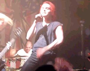 In light of the upcoming March 22 (if you don't what that is, I envy you. (two years ago on that day, My Chemical Romance broke up.)), here are a few gifs of our lord and saviour, Gerard Way. Gerard Way Gif, Mcr Memes, I Love Mcr, Mikey Way, Frank Iero, Band Memes, Emo Bands, Gerard Way, My Chemical