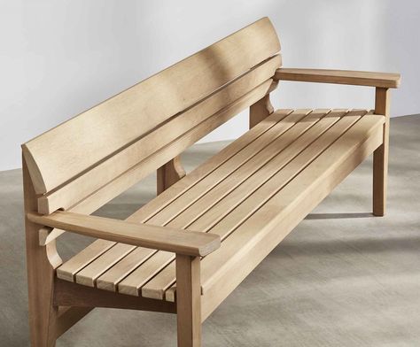 Wooden Benches Outdoor, Teak Garden Bench, Mediterranean Interior Design, Simple Benches, Parks Furniture, Wooden Sofa Set Designs, Wooden Garden Benches, Diy Dining, Chair Options