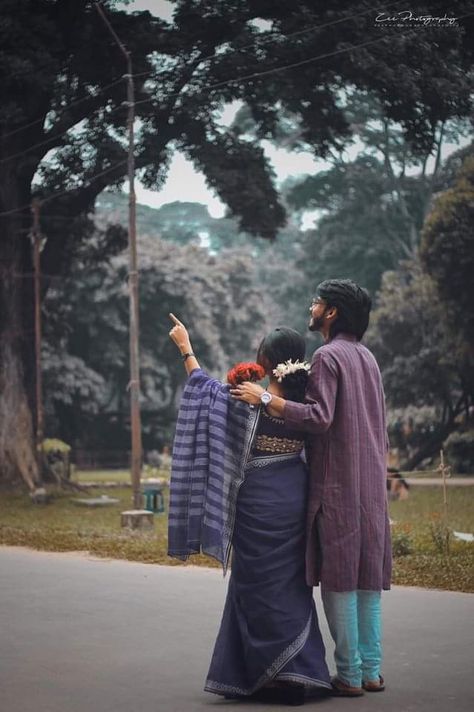 Kolkata Love Couple, Ranu Mondal Photos, Bangali Couple Pic, Bangla Couple Pic, Bengali Couples Photography, Traditional Couple Photoshoot, Bengali Couple, Romantic Couple Photoshoot, Young Couples Photography