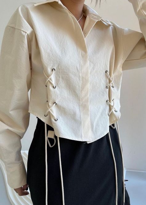 Button Down Shirt Design, Ootd Jumpsuit, Utility Fashion, How To Tie Shoes, Cropped Button Down, Blouse Casual Fashion, Corset Shirt, Upcycle Shirt, Gaun Fashion