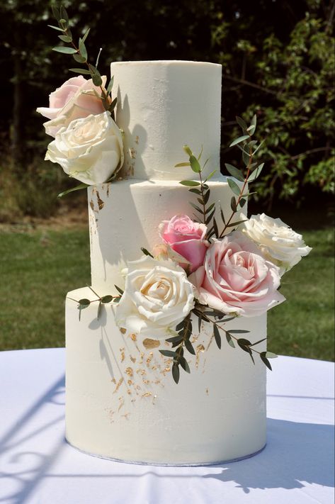 Wedding Cake Flower, Floral Cake Design, Flower Cake Design, 3 Tier Wedding Cake, 50th Anniversary Cakes, Tier Cakes, 3 Tier Wedding Cakes, 2 Tier Cake, 3 Tier Cake