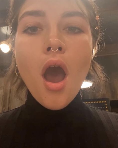 Florence Pugh Septum Piercing, Septum Piercing Round Face, Double Septum Piercing, Double Nose Piercing With Septum, Double Nose Piercing, Nasal Septum, Cute Nose Piercings, Septum Piercing Jewelry, Nice Lips