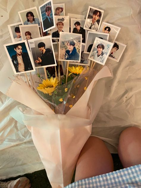 #nct #nctzen #diy K Pop Bouquet, K Pop Gifts Ideas, Kpop Bouquet, Bts Flower, Unorganized Idea, Birthday Gifts For Boyfriend Diy, Flower Bouquet Diy, Boyfriend Diy, Diy Bouquet