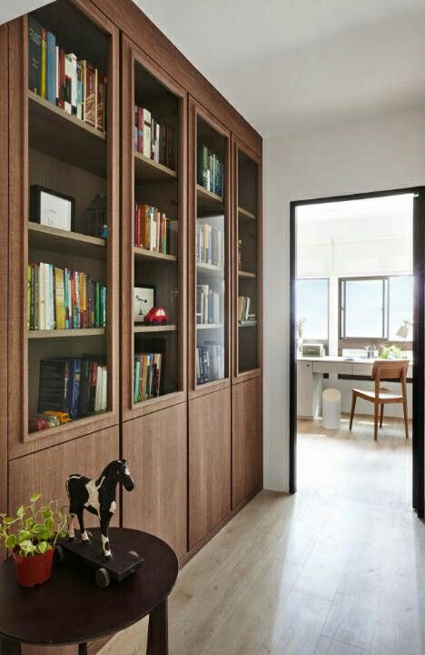 Reading Room Design, Glass Bookshelves, Bookcase With Glass Doors, Living Room Built Ins, Built In Cabinet, Small Home Offices, Bookcase Design, Mudroom Design, Home Library Design