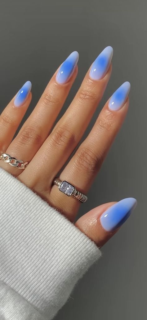 July Nails 2024 Summer, Simple Colorful Almond Nails, Blueberry Milk Aura Nails, Spray Nails Design, Red And Blue Aura Nails, Summer Nails Spain, Mamma Mia Nails Aesthetic, California Nails Ideas, Nail Art Degrade