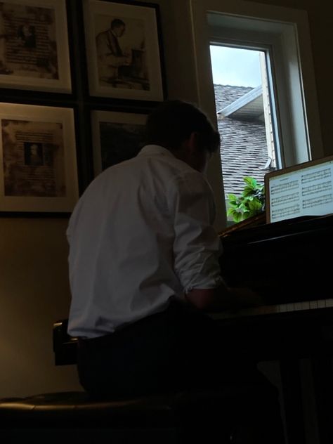 Men Writing Aesthetic, Piano Guy Aesthetic, Male Pianist Aesthetic, Teachers Pet Aesthetic Male, Piano Boy Aesthetic, British Boyfriend Aesthetic, Guy Playing Piano Aesthetic, Male Writer Aesthetic, Men Playing Piano