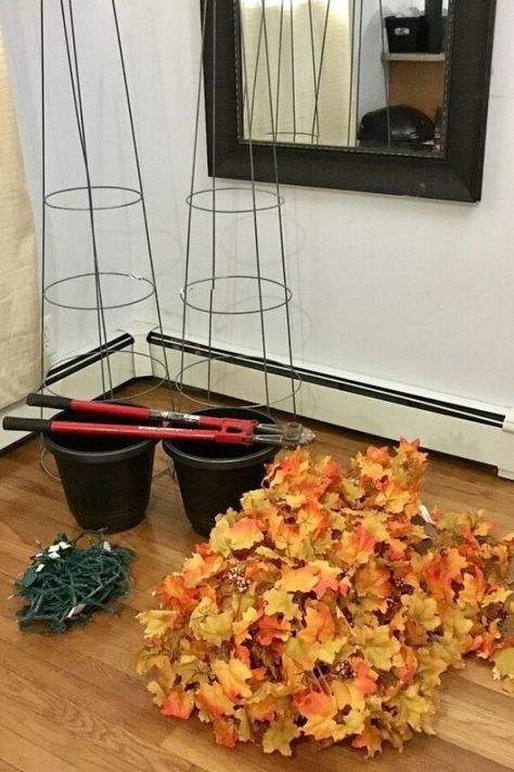 Fall Tomato Cage Crafts, Fall Topiary, Tomato Cage Crafts, Fall Topiaries, Diy Halloween Dekoration, Cheap Fall Decor, Fall Leaf Garland, Fall Fireplace, Easy Christmas Ornaments