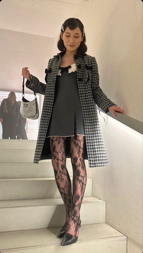 Soft Girl Outfit Aesthetic, Ashley Best Dressed, Professional Overthinker, Lace Stockings, Fashion Fails, Blair Waldorf, Best Dressed, Celebrity Outfits, Vivienne Westwood