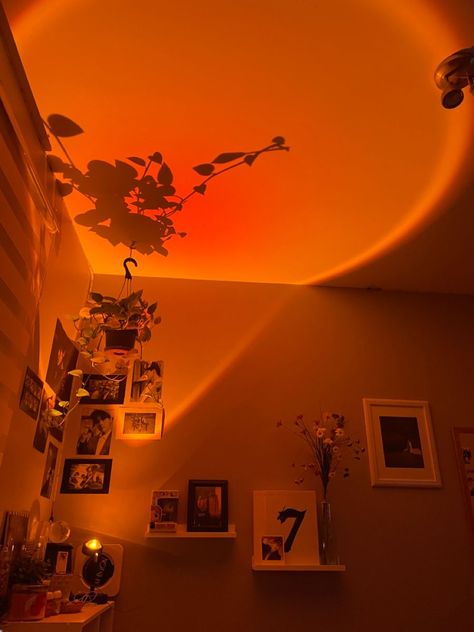 Orange Aesthetic Vintage, Orange Widget, Warm Bedroom Colors, Orange Rooms, Orange Icons:), Autumn Instagram, Color Aesthetic, Color Vibe, Orange Aesthetic