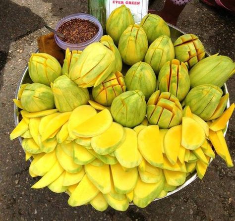 Manggang hilaw o maniba lang! El Salvador Food, Salvador Food, Mango Verde, Salvadoran Food, Honduran Recipes, Colombian Cuisine, Salvadorian Food, Recetas Salvadorenas, Bangladeshi Food