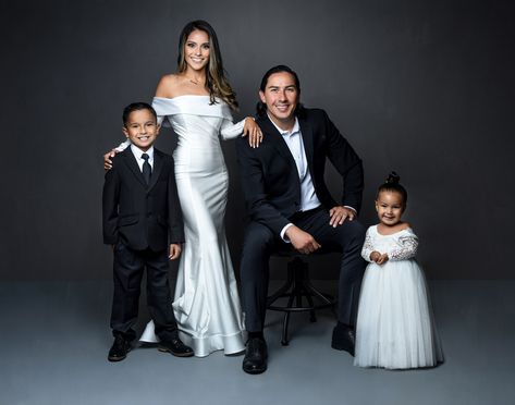 Family Of 4 Picture Poses Formal, Professional Family Photos Ideas, Glamorous Family Photoshoot, Family Glamour Photoshoot, Formal Family Photoshoot Ideas, Family Portrait Ideas Studio Formal, Family Of 5 Picture Ideas Studio, Family Pictures Formal, Formal Family Portrait Outfits