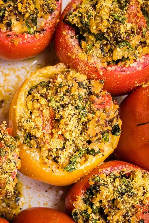 Stuffed tomatoes with lentils, quinoa and fresh herbs. Quinoa Stuffed Tomatoes, Vegan Stuffed Tomatoes, Stuffed Tomato, Lentils And Quinoa, Jewish Holiday Recipes, Tomato Recipe, Stuffed Tomatoes, Weeknight Recipes, Tomato Season