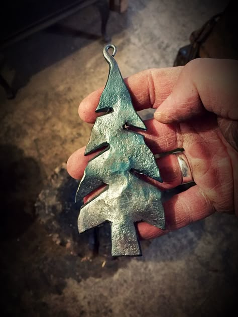 Christmas tree ornament Forged Christmas Gifts, Blacksmith Christmas Ideas, Blacksmith Christmas Projects, Blacksmith Christmas Ornaments, Forged Christmas Ornaments, Metal Tree Art, Blacksmith Ideas, Blacksmith Projects, Christmas Tree Art