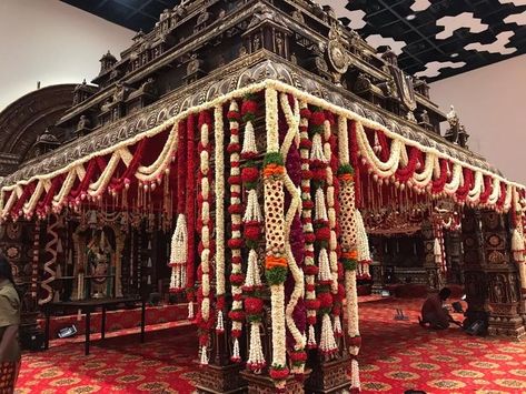 Pelli Mandapam Decoration Telugu, Pelli Mandapam Decoration South Indian, Mandapam Decoration South Indian, Muhurtham Stage Decoration, Pelli Mandapam Decoration, Muhurtham Decor, Pelli Decoration, Mandapam Decoration, Stage Decoration Photos